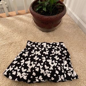 Girl’s black & white skirt